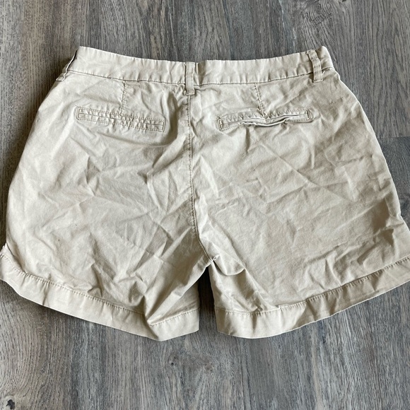 Old Navy Women’s Khaki Shorts, size 2 - Picture 4 of 5